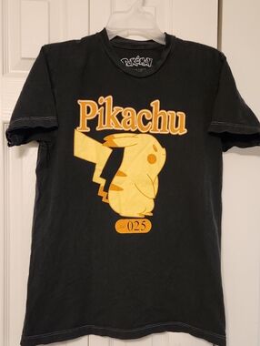 Pikachu No.025 Pokemon Graphic Tee - Boxlunch